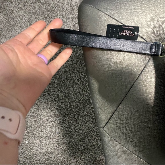 Limited Edition VS Makeup Bag Wristlet - Picture 7 of 7